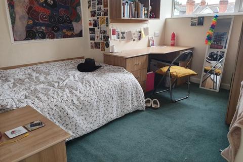 5 bedroom flat to rent, Headingley Mount, Headingley, Leeds LS6