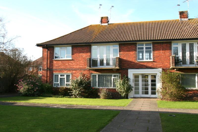 Parkside Court, Meadow Way, Littlehampton, West Sussex 2 bed apartment