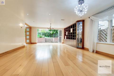 undefined, Courtleigh Gardens, Golders Green, NW11