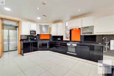 undefined, Courtleigh Gardens, Golders Green, NW11