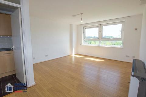 1 bedroom flat to rent, Highcroft, Stevenage