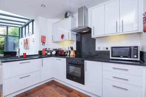2 bedroom apartment to rent, Belsize Road, South Hampstead, London, NW6