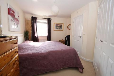 2 bedroom apartment to rent, Whites Way, Hedge End, SO30 2GL
