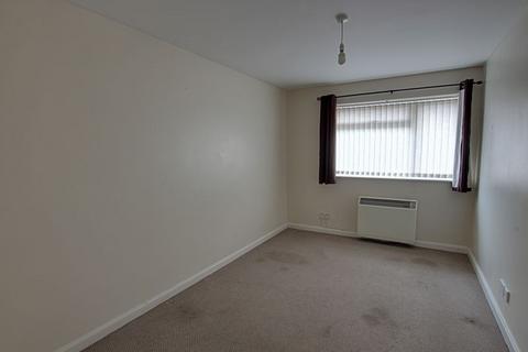 2 bedroom apartment to rent, Chantry Gardens, Southwick