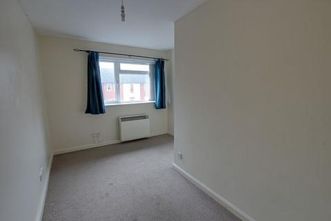 2 bedroom apartment to rent, Chantry Gardens, Southwick