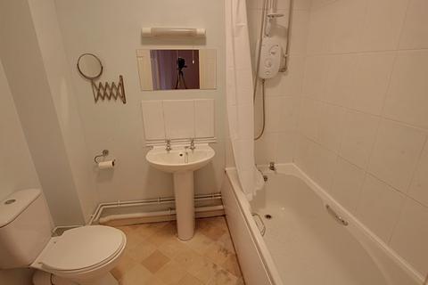 2 bedroom apartment to rent, Chantry Gardens, Southwick