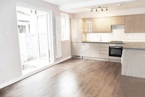 2 bedroom maisonette to rent, Boyd Road, Colliers Wood, London, SW19