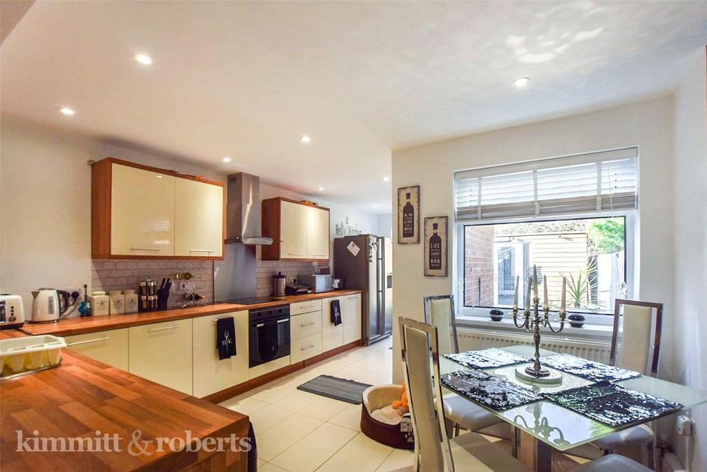 Melrose Crescent, Seaham, Co Durham 2 bed terraced house £110,000