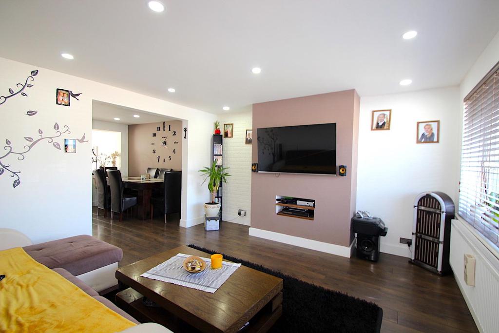 3 Bedroom Houses For Sale In Leicester Forest East Properties For