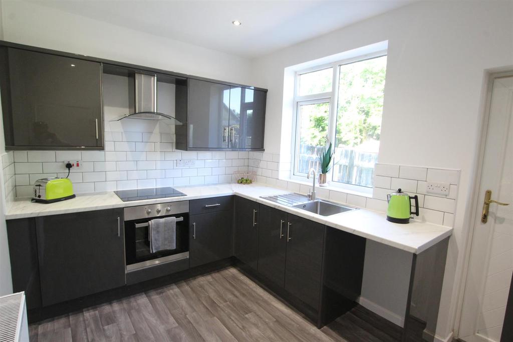 Nickstream Lane, Darlington 3 bed semidetached house £130,000