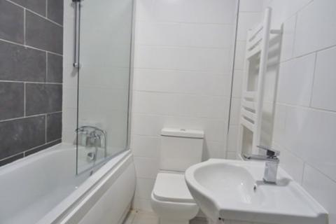 2 bedroom apartment to rent, Lee Street, Leicester LE1