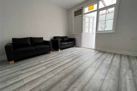 3 bedroom end of terrace house to rent, Maidstone Road, Bounds Green, London, N11