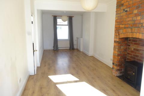 3 bedroom end of terrace house to rent, Salisbury Road, Lancaster LA1