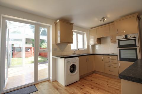 2 bedroom terraced house to rent, Pennycress, Locks Heath