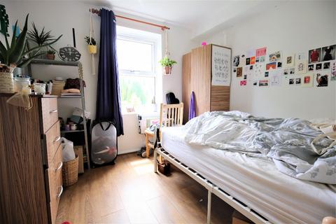 4 bedroom flat to rent, London N15