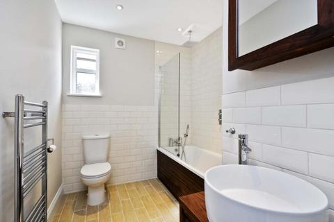 2 bedroom apartment to rent, Bathurst Gardens, Kensal Green, London, NW10