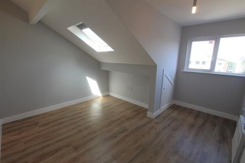 2 bedroom apartment to rent, Station Lane, Featherstone