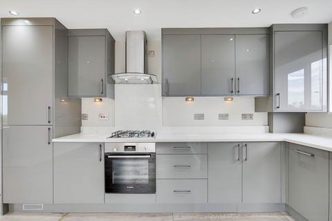 3 bedroom flat to rent, St. Dunstans Avenue, Acton, W3 6QL