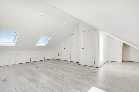 3 bedroom flat to rent, St. Dunstans Avenue, Acton, W3 6QL
