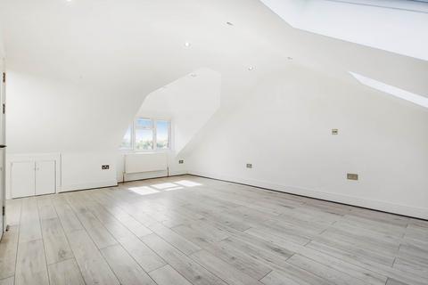 3 bedroom flat to rent, St. Dunstans Avenue, Acton, W3 6QL