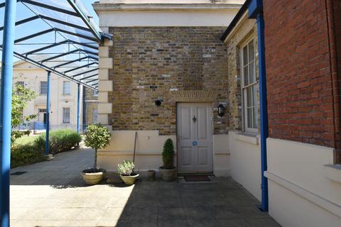 2 bedroom apartment to rent, Canterbury Road, Margate