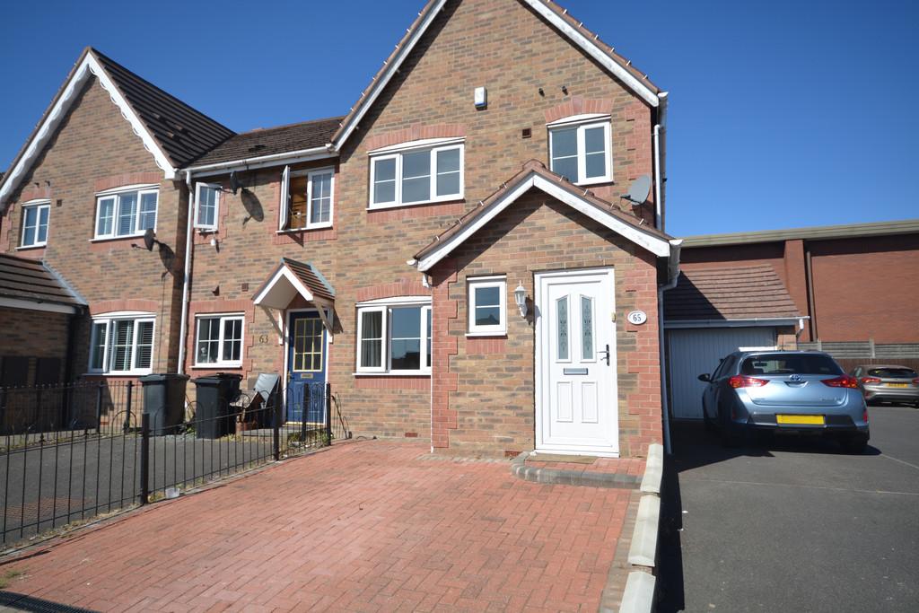 Hatters Court, Bedworth 3 bed end of terrace house £795 pcm (£183 pw)