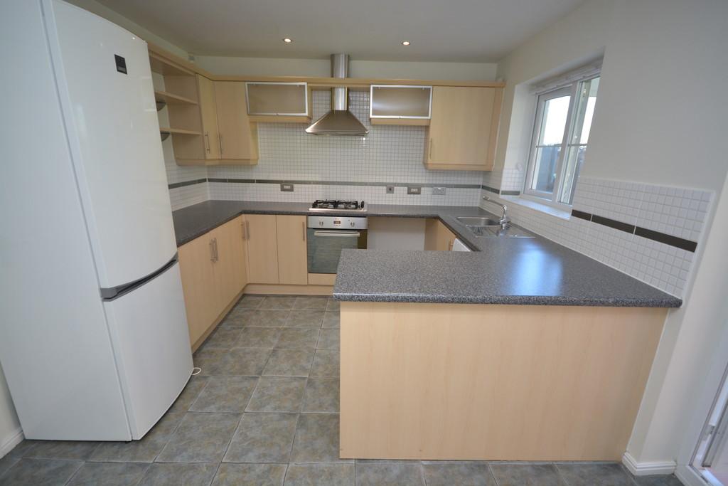 Hatters Court, Bedworth 3 bed end of terrace house £795 pcm (£183 pw)