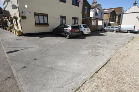 1 bedroom flat to rent, Pall Mall, Leigh-On-Sea