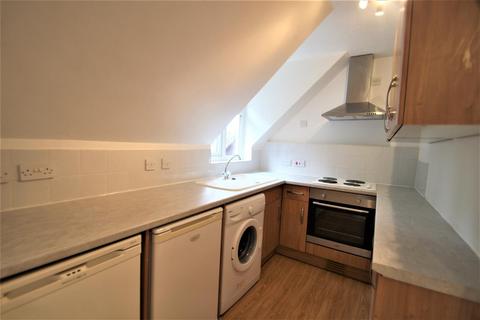 Studio to rent, Thackeray Lodge, Hatton Road, Bedfont