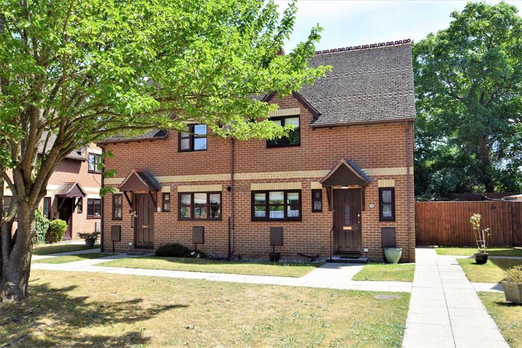 St. Lukes Way, Emmer Green, Reading 2 bed semidetached house £365,000