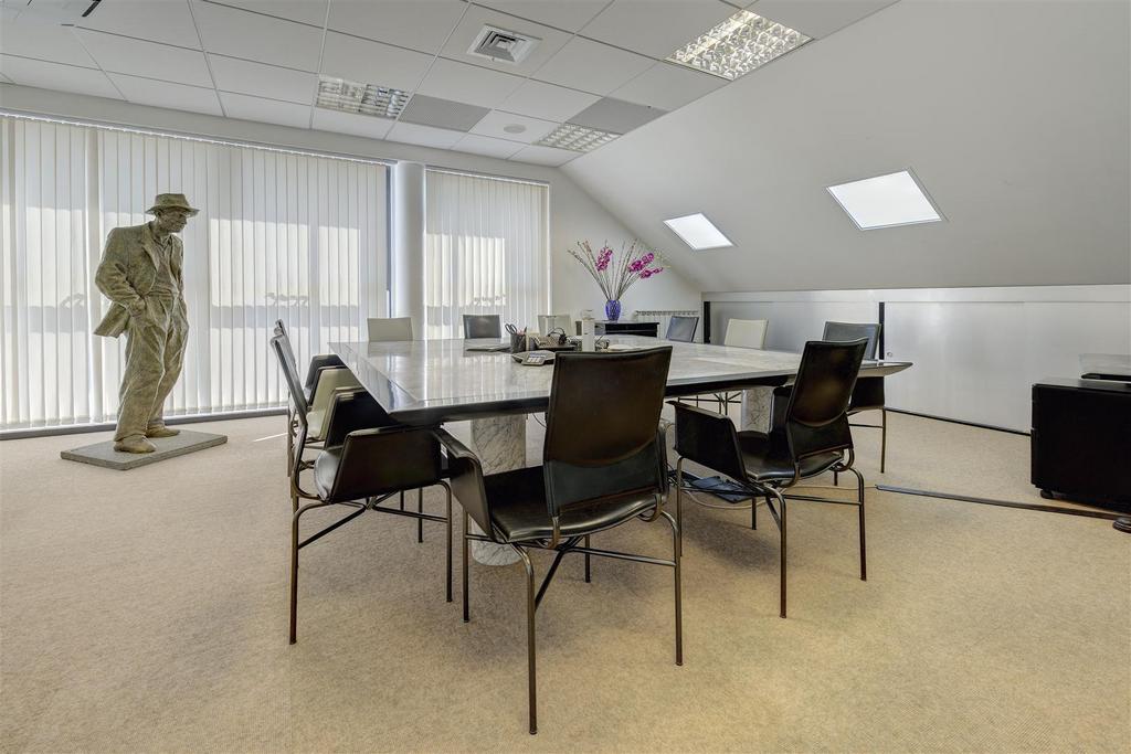 Meeting Rm