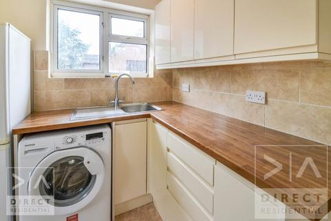 2 bedroom apartment to rent, Hereford Close, Epsom KT18