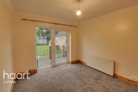 3 bedroom semi-detached house to rent, Stoneygate Road, Luton