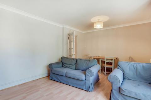 2 bedroom ground floor flat to rent, Southfields Court, Southfields