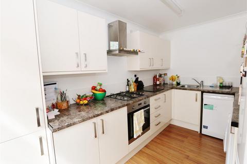 3 bedroom apartment to rent, Worple Road, London