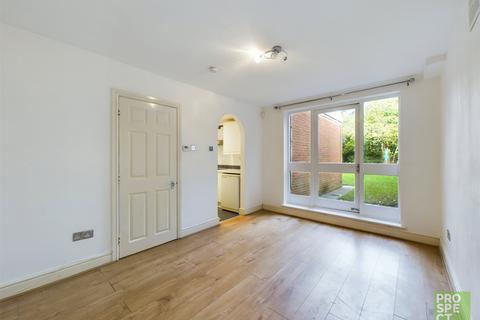 2 bedroom apartment for sale, Yorktown Road, Sandhurst, Berkshire, GU47