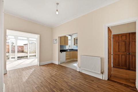 3 bedroom terraced house to rent, Winter Road, Southsea