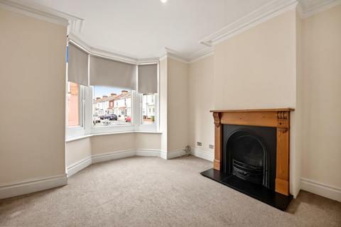 3 bedroom terraced house to rent, Winter Road, Southsea