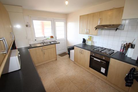 2 bedroom flat for sale, Alexandra Avenue, Rayners Lane