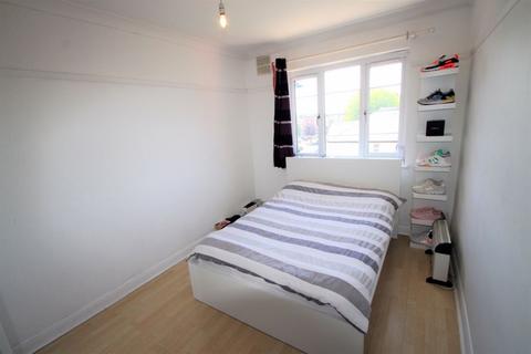 2 bedroom flat for sale, Alexandra Avenue, Rayners Lane