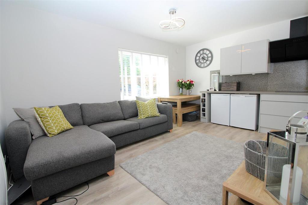 St Leonards Court, House Lane, Sandridge, St. Albans 1 bed flat £239,950