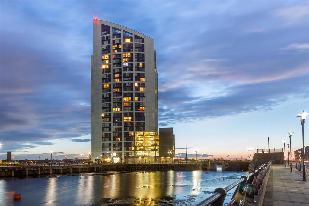 Alexandra Tower, Princes Parade, Liverpool 2 bed apartment £800 pcm