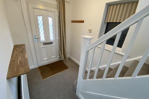 3 bedroom detached house to rent, Mayfield Drive, Reading, RG4