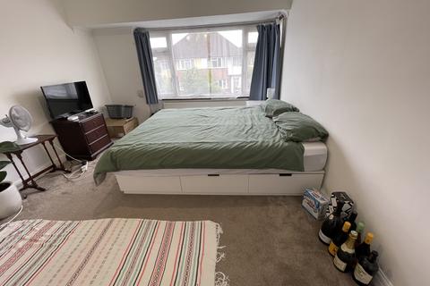 3 bedroom detached house to rent, Mayfield Drive, Reading, RG4