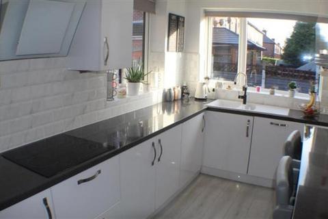 3 bedroom semi-detached house to rent, Greengate East, Manchester