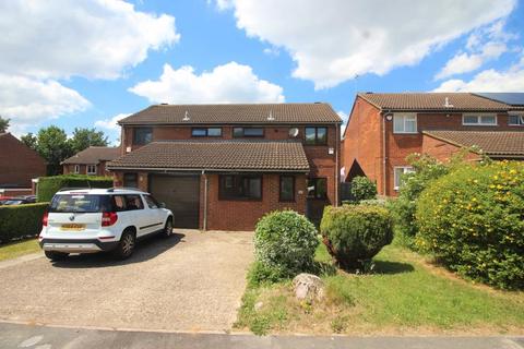 4 bedroom semi-detached house to rent, Bleasdale, Heelands