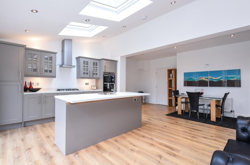Tilehurst Road Earlsfield SW18 4 bed house £3,250 pcm (£750 pw)