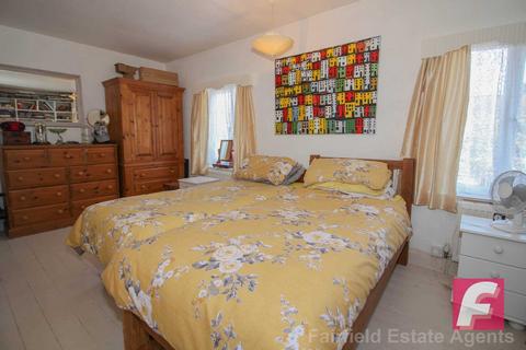 2 bedroom terraced house for sale, Gosforth Lane, South Oxhey