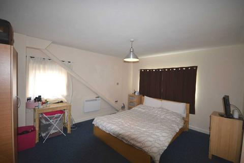2 bedroom apartment to rent, Hermit Road, Canning Town