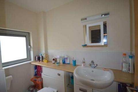 2 bedroom apartment to rent, Hermit Road, Canning Town